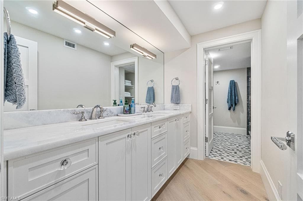 4901 Gulf Shore Blvd N 1503, Naples, FL 34103-19