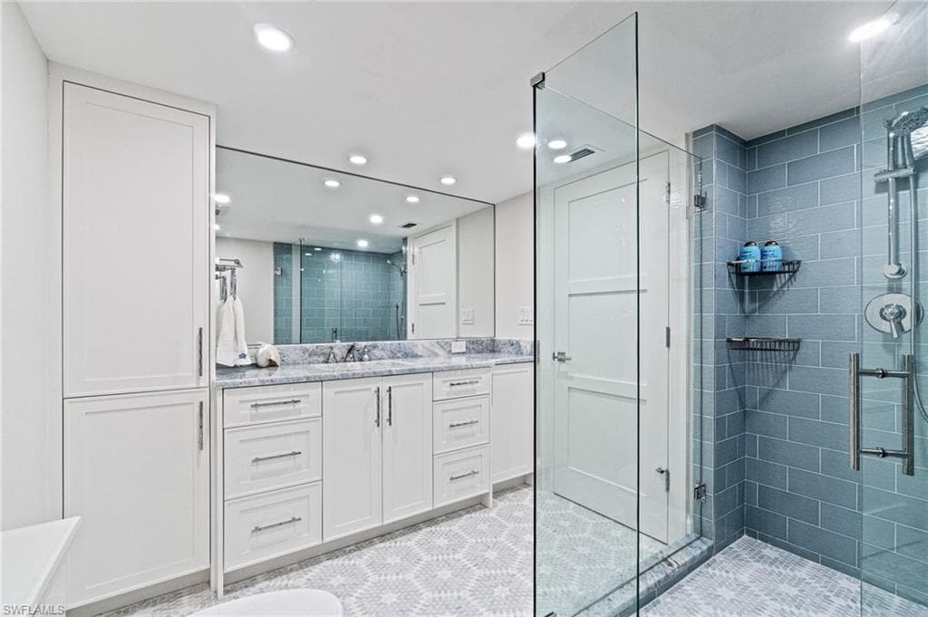 4901 Gulf Shore Blvd N 1503, Naples, FL 34103-24