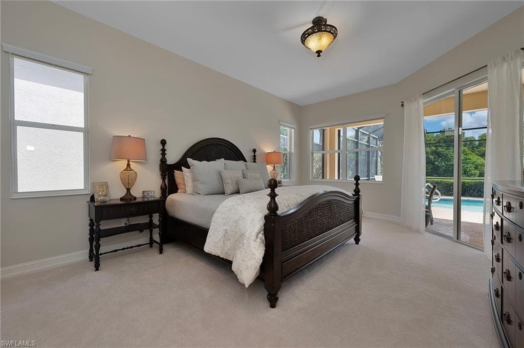 6076 Dogleg Dr, Naples, FL 34113-8