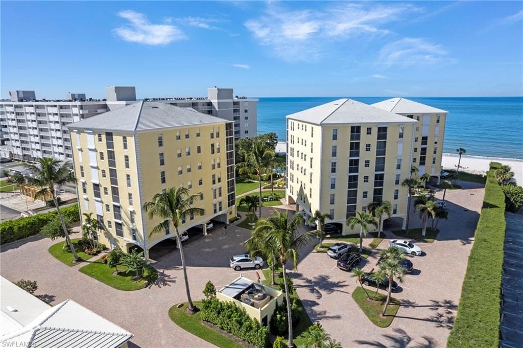 3483 Gulf Shore Blvd N 105, Naples, FL 34103-34