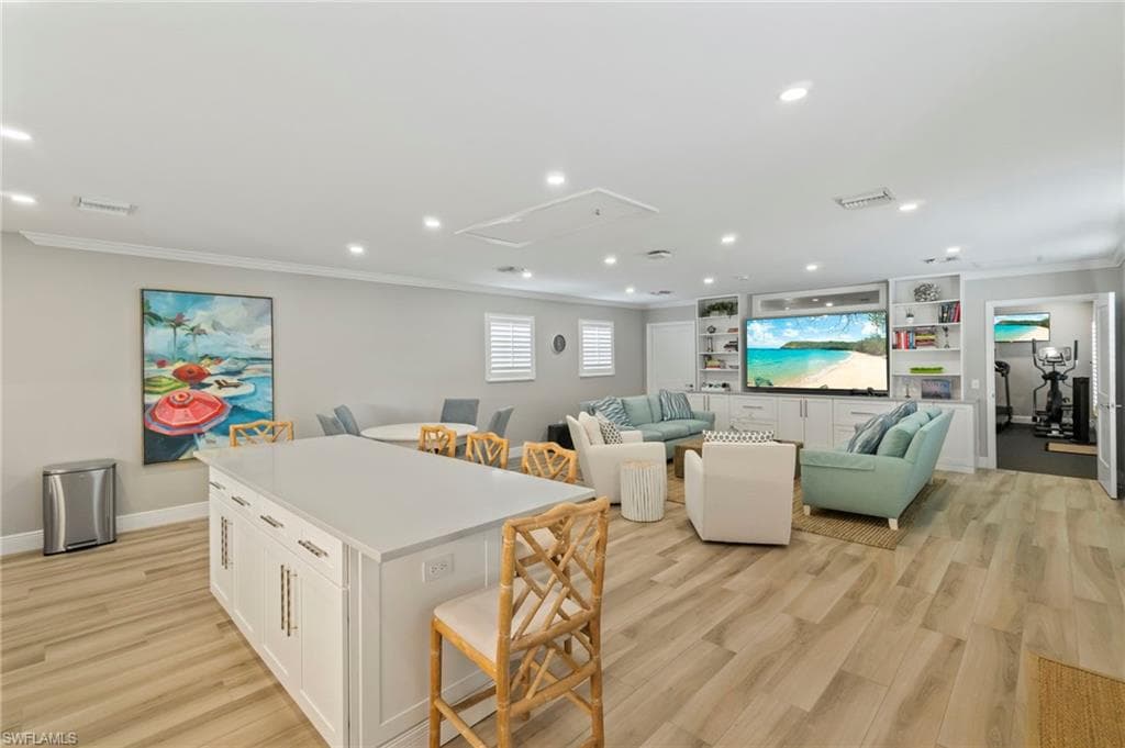 3483 Gulf Shore Blvd N 105, Naples, FL 34103-43