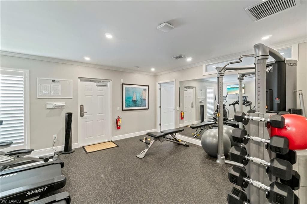 3483 Gulf Shore Blvd N 105, Naples, FL 34103-46