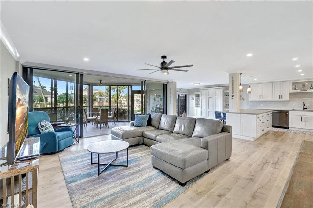 845 Collier Ct 101, Marco Island, FL 34145-10