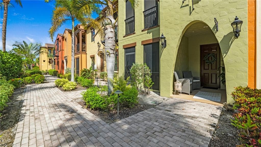 9066 Albion Ln N 5104, Naples, FL 34113-8