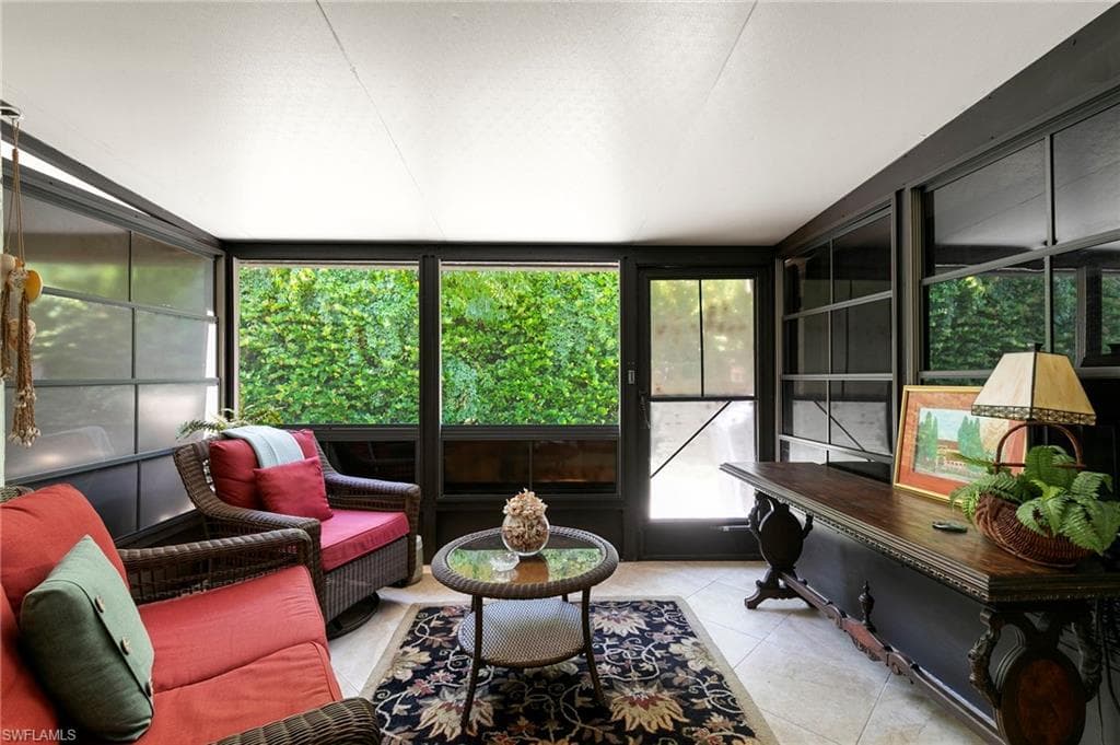 14 Marco Villas Dr P3, Marco Island, FL 34145-9