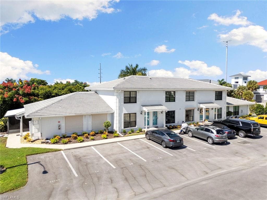 14 Marco Villas Dr P3, Marco Island, FL 34145-1