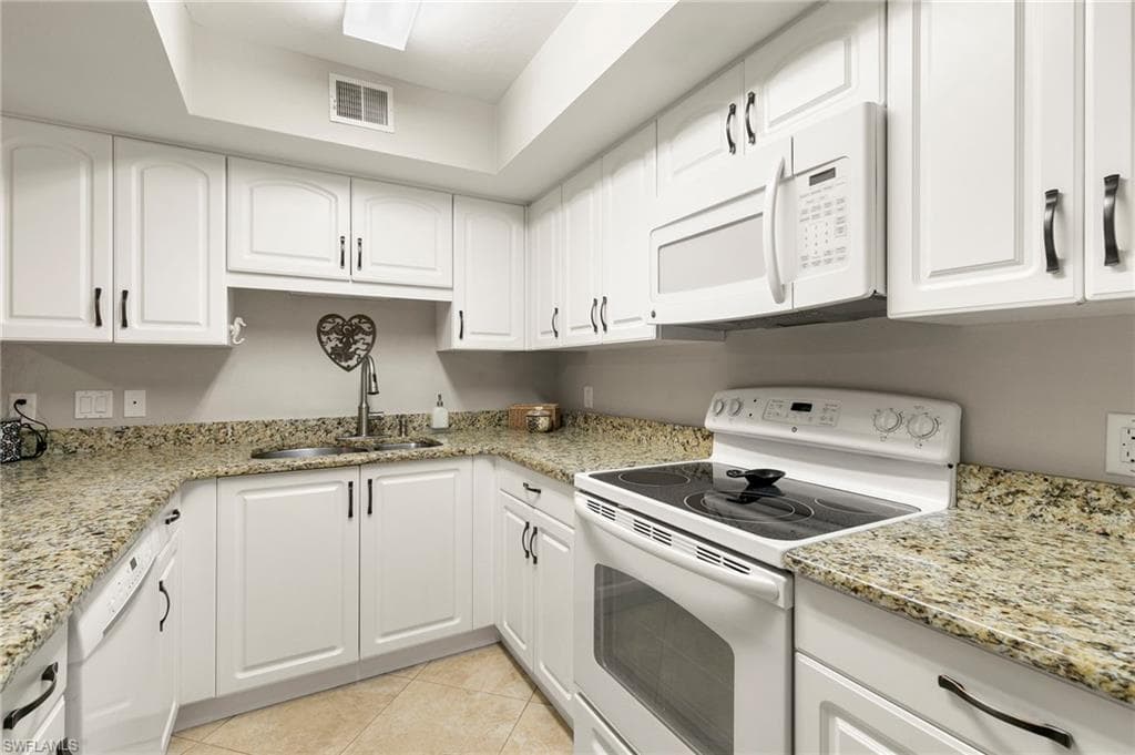 14 Marco Villas Dr P3, Marco Island, FL 34145-6