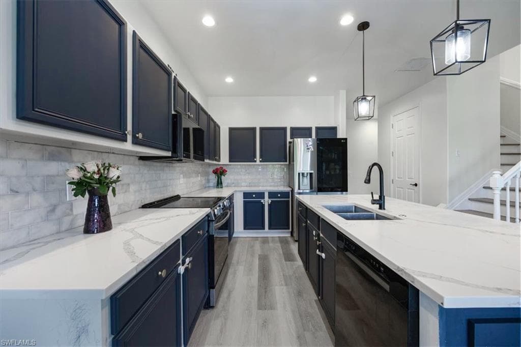 2029 Fairmont Ln, Naples, FL 34120-8