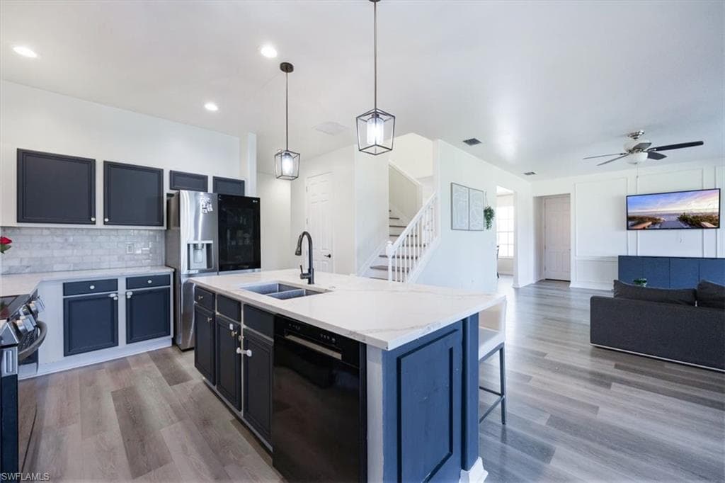 2029 Fairmont Ln, Naples, FL 34120-9