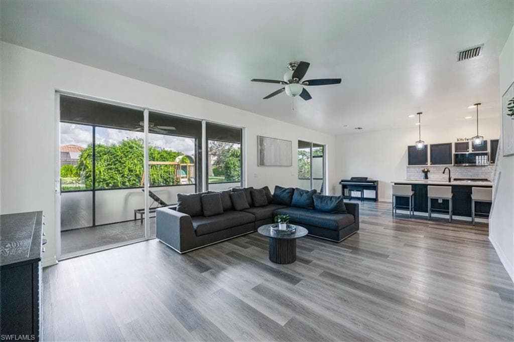 2029 Fairmont Ln, Naples, FL 34120-12