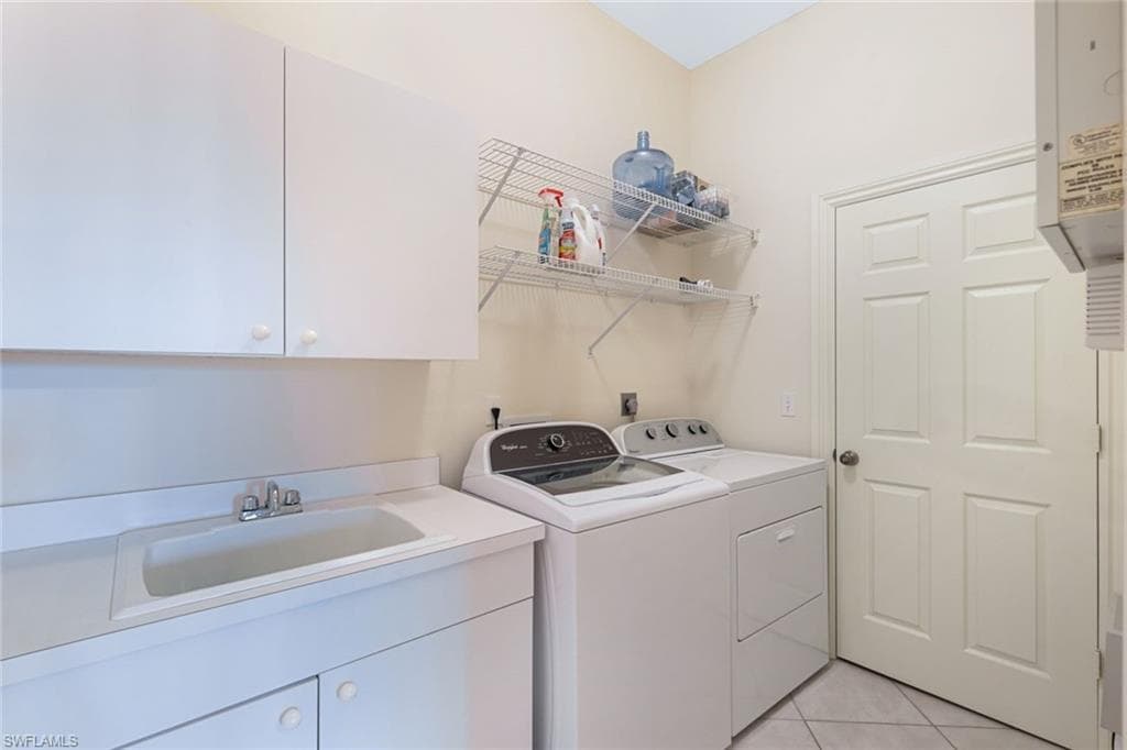 795 Bentwater Cir 202, Naples, FL 34108-27