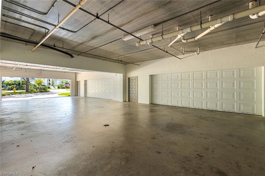 795 Bentwater Cir 202, Naples, FL 34108-32