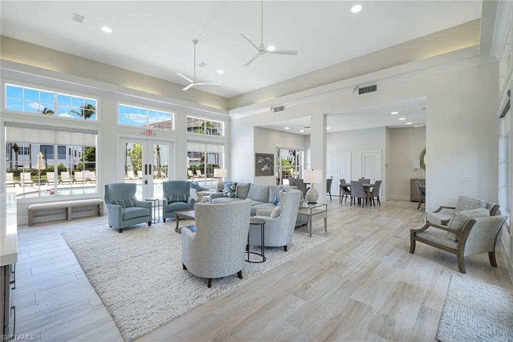 795 Bentwater Cir 202, Naples, FL 34108-34