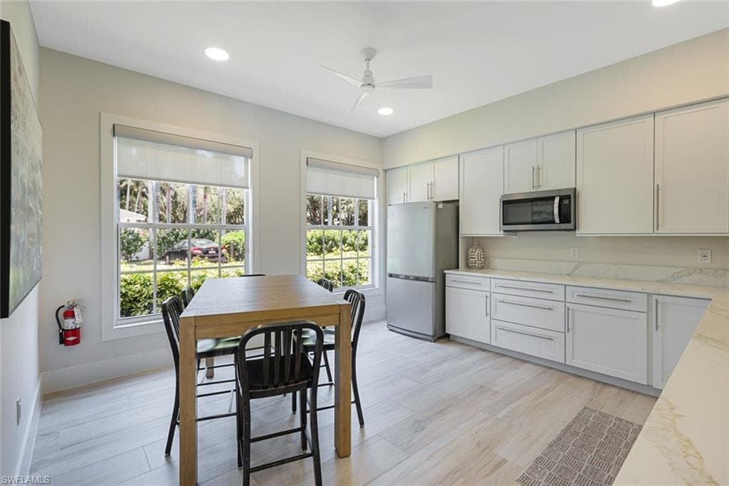 795 Bentwater Cir 202, Naples, FL 34108-36