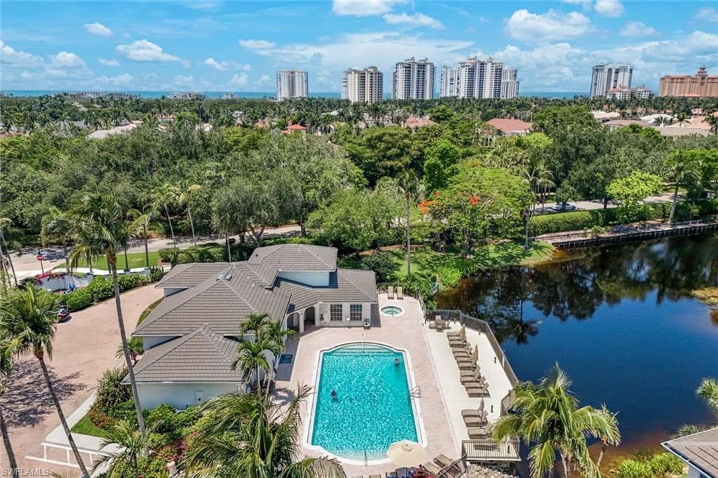 795 Bentwater Cir 202, Naples, FL 34108-44