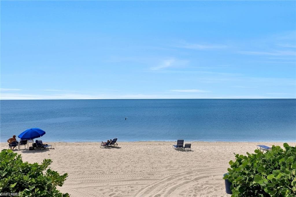 795 Bentwater Cir 202, Naples, FL 34108-47