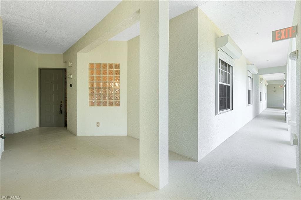 795 Bentwater Cir 202, Naples, FL 34108-4