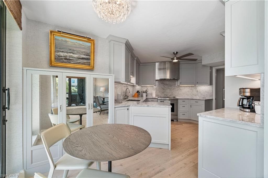 4551 Gulf Shore Blvd N 205, Naples, FL 34103-9