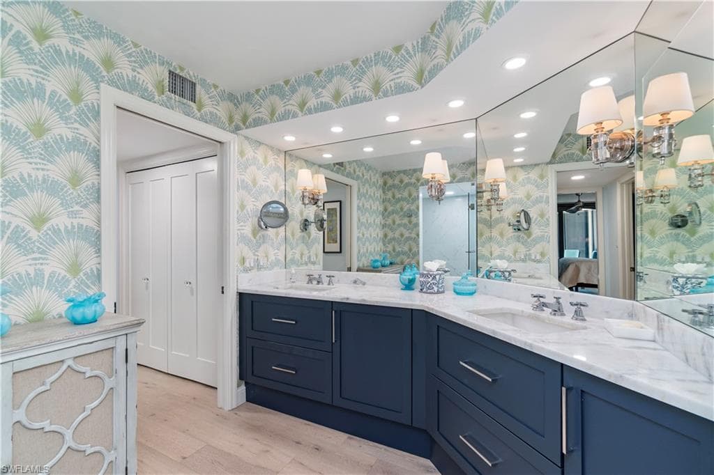 4551 Gulf Shore Blvd N 205, Naples, FL 34103-12