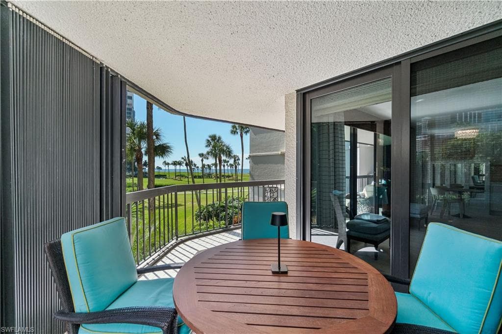 4551 Gulf Shore Blvd N 205, Naples, FL 34103-20