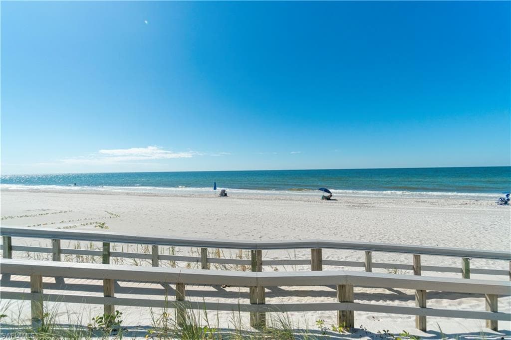 4551 Gulf Shore Blvd N 205, Naples, FL 34103-30