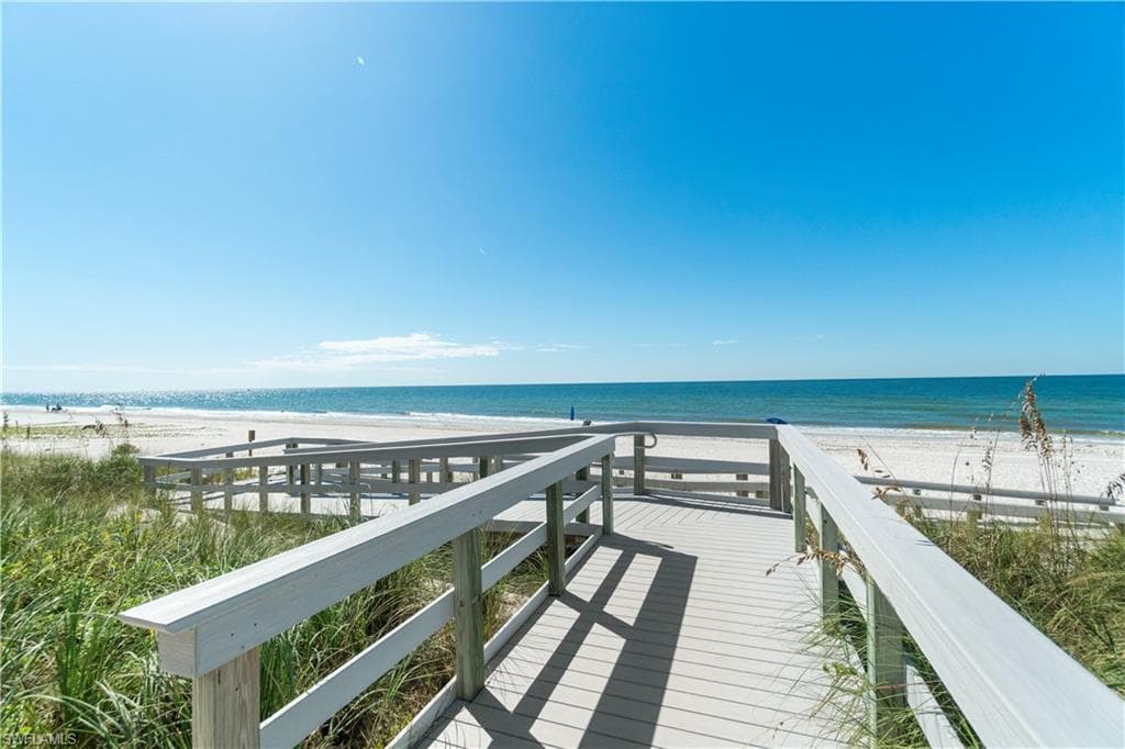 4551 Gulf Shore Blvd N 205, Naples, FL 34103-33