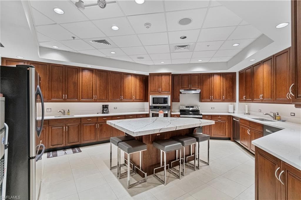 4551 Gulf Shore Blvd N 205, Naples, FL 34103-36