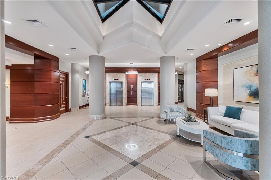 4551 Gulf Shore Blvd N 205, Naples, FL 34103-42