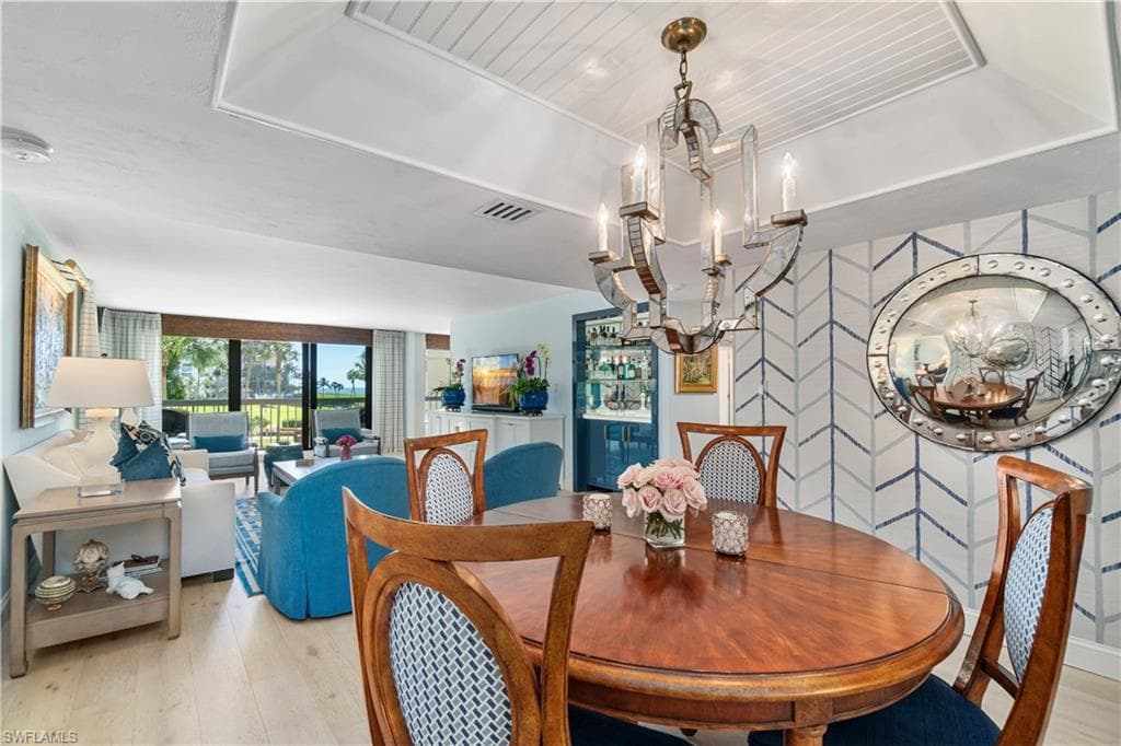 4551 Gulf Shore Blvd N 205, Naples, FL 34103-3