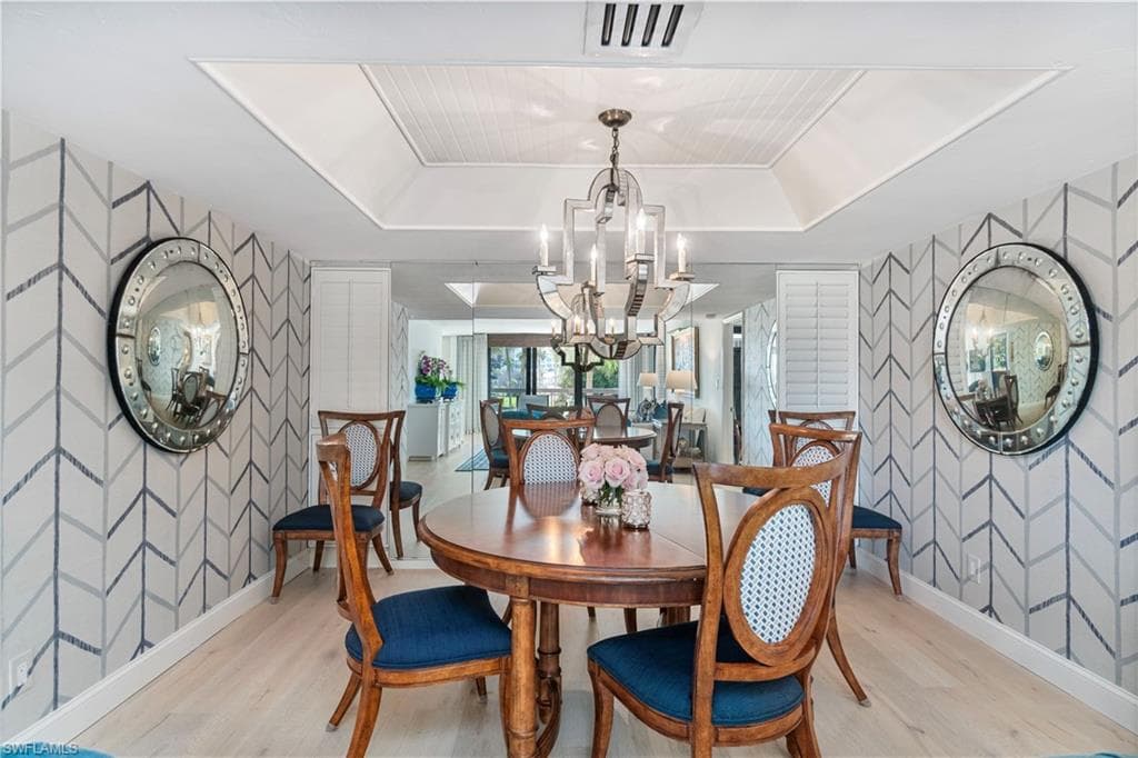 4551 Gulf Shore Blvd N 205, Naples, FL 34103-4