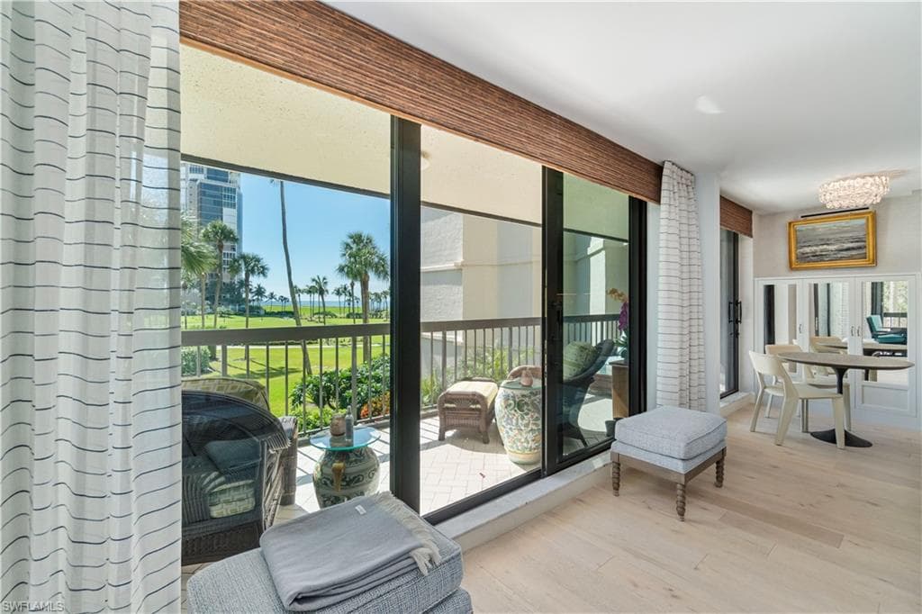 4551 Gulf Shore Blvd N 205, Naples, FL 34103-6