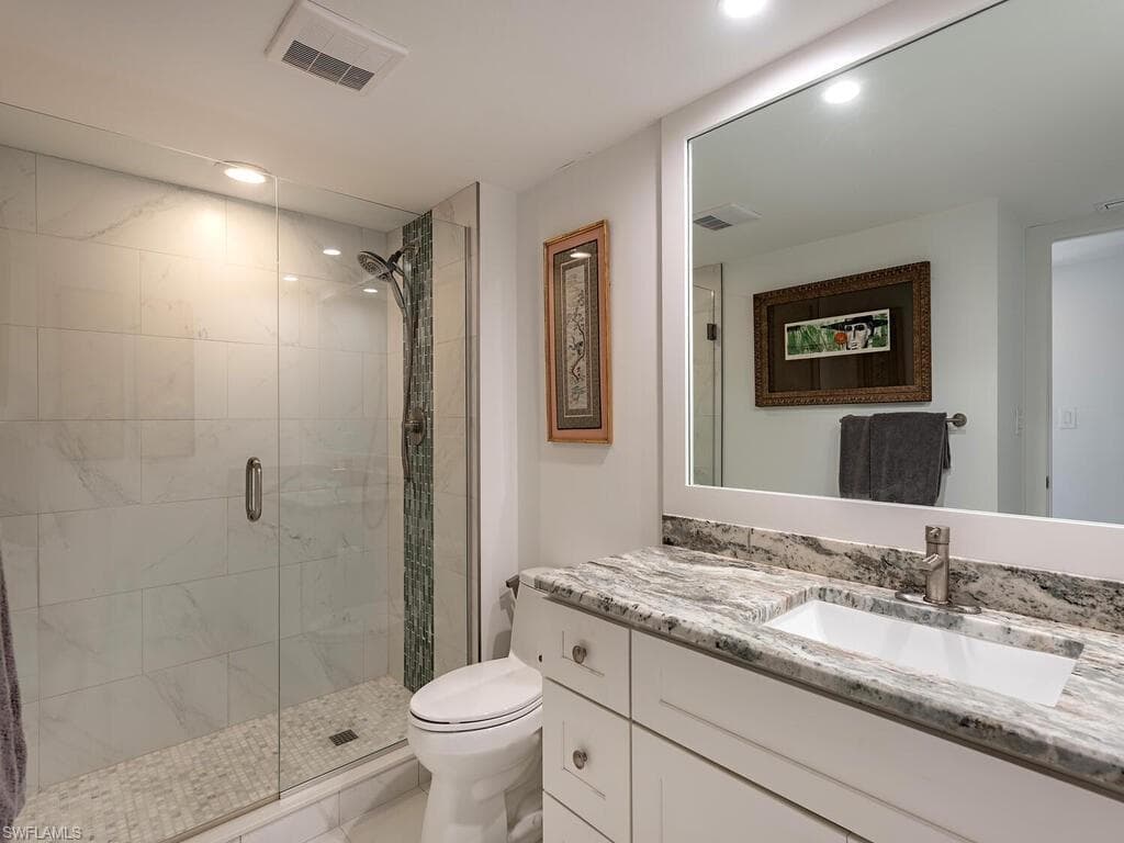 222 Harbour Dr 503, Naples, FL 34103-11