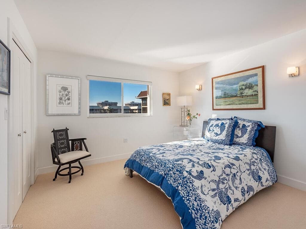 222 Harbour Dr 503, Naples, FL 34103-12