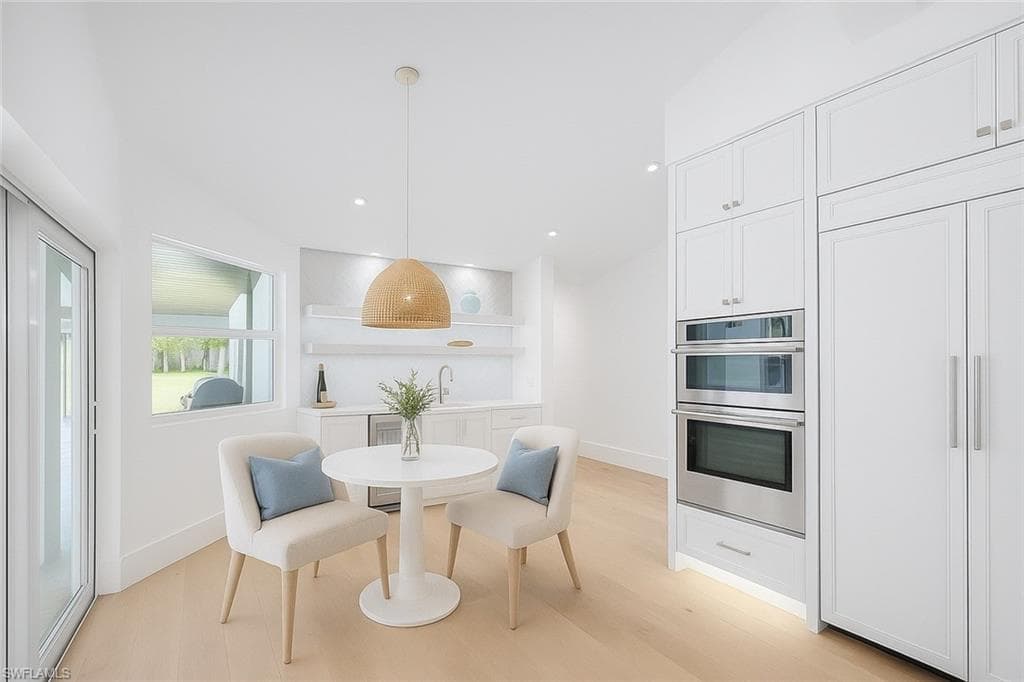 5253 Sycamore Dr, Naples, FL 34119-14