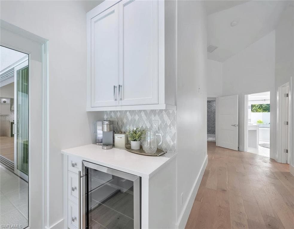 5253 Sycamore Dr, Naples, FL 34119-22