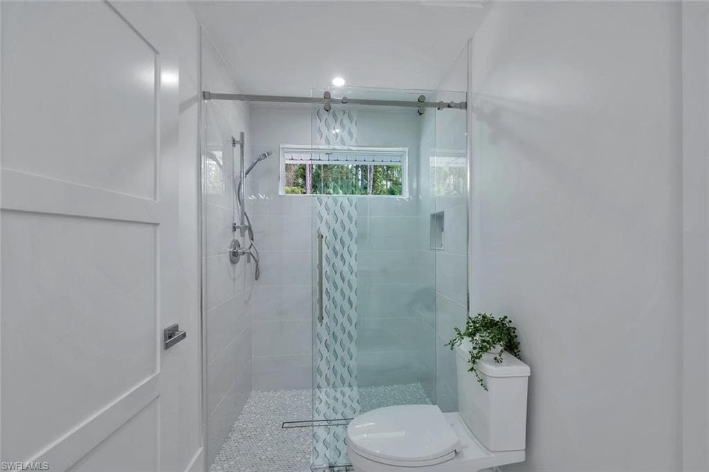 5253 Sycamore Dr, Naples, FL 34119-34