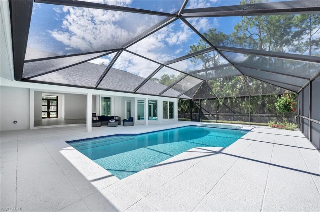 5253 Sycamore Dr, Naples, FL 34119-39