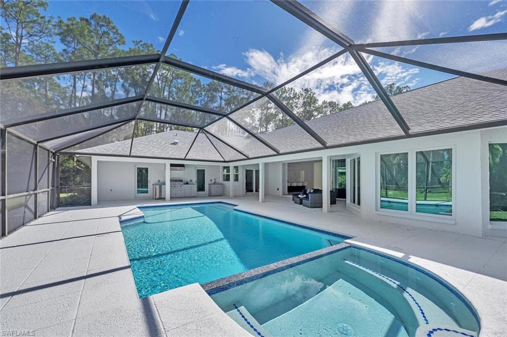 5253 Sycamore Dr, Naples, FL 34119-40