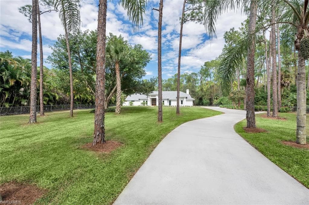 5253 Sycamore Dr, Naples, FL 34119-46