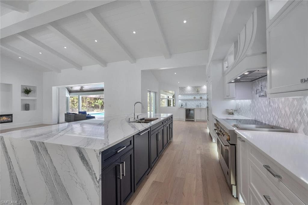 5253 Sycamore Dr, Naples, FL 34119-4