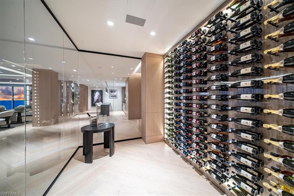 81 Seagate Dr Ph20, Naples, FL 34103-10