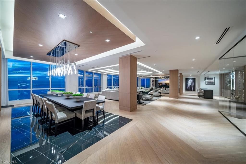 81 Seagate Dr Ph20, Naples, FL 34103-12