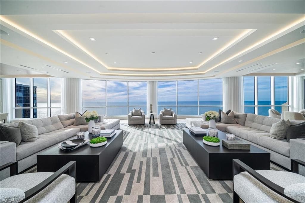 81 Seagate Dr Ph20, Naples, FL 34103-28