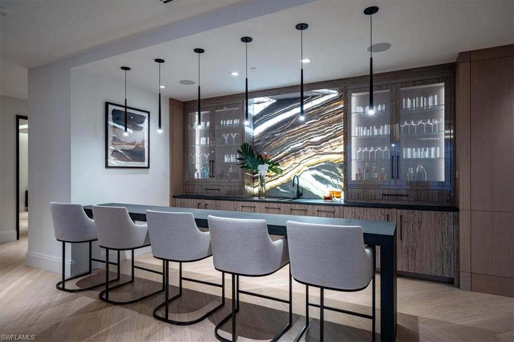 81 Seagate Dr Ph20, Naples, FL 34103-30