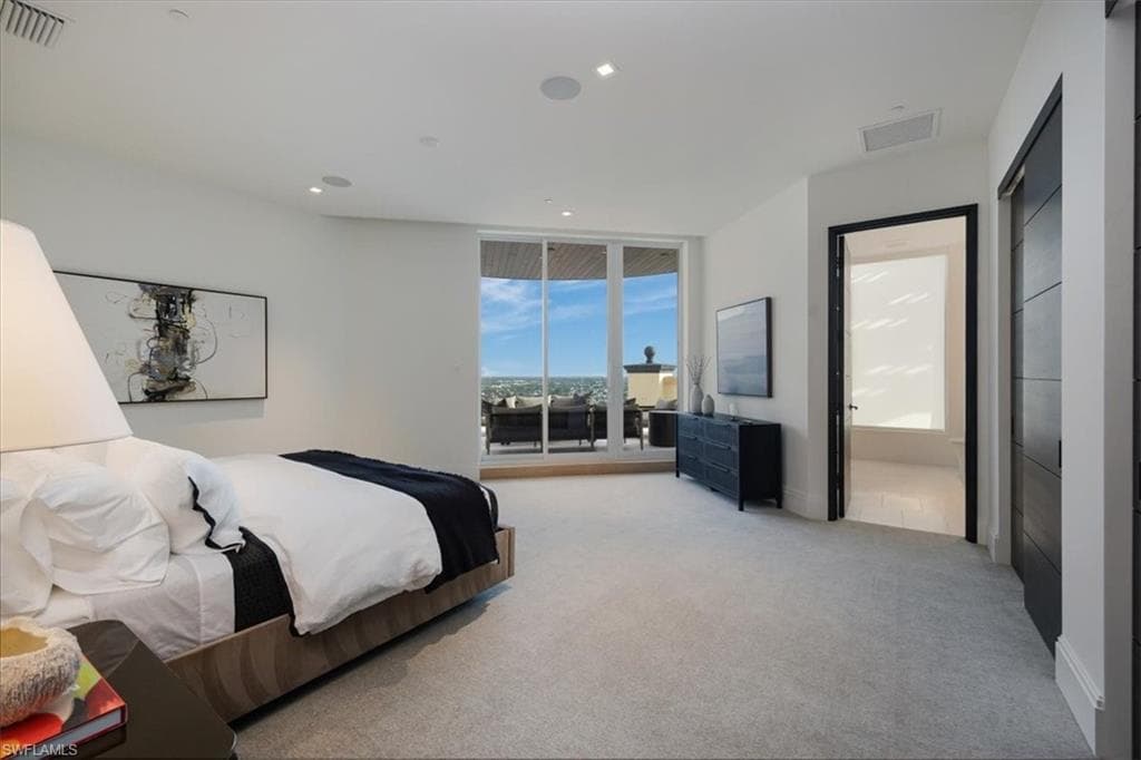 81 Seagate Dr Ph20, Naples, FL 34103-38