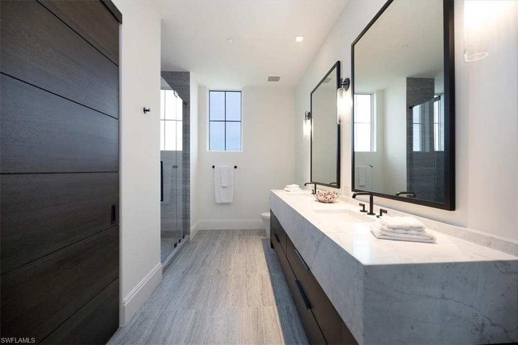 81 Seagate Dr Ph20, Naples, FL 34103-43