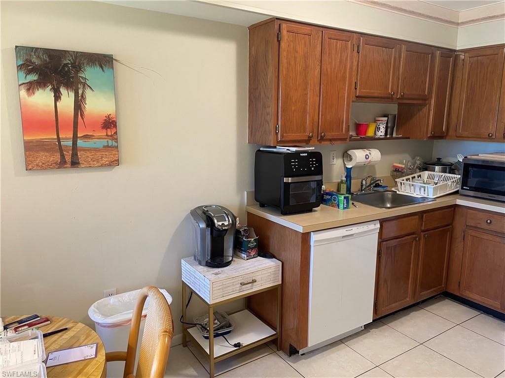 1536 Mainsail Dr 7, Naples, FL 34114-4