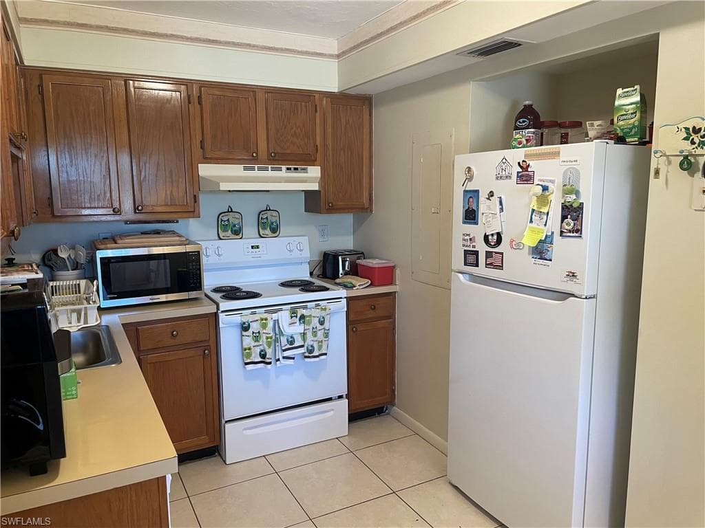 1536 Mainsail Dr 7, Naples, FL 34114-5