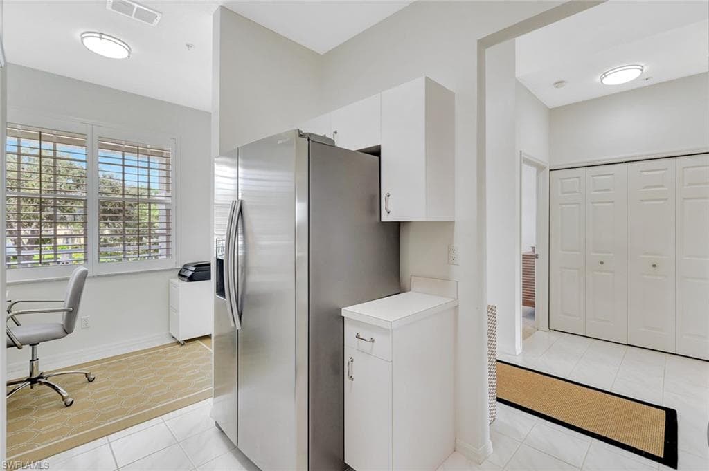 2300 Carrington Ct 203, Naples, FL 34109-8