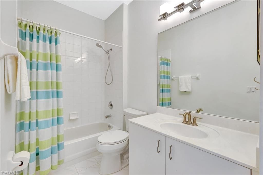 2300 Carrington Ct 203, Naples, FL 34109-22